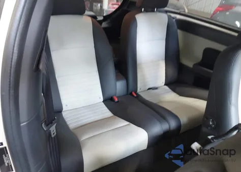 2011 Volvo C30 T5/T5 R-Design из США, поврежденный, VIN YV1672MK8B2195862